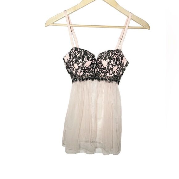Victoria’s Secret Lingerie Lace Pink and Black Bra with Flowy Mesh Detailing - Picture 1 of 8